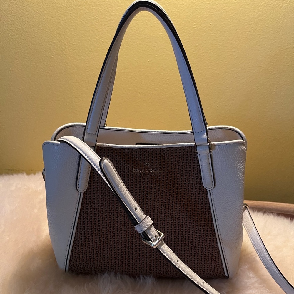 Kate spade straw and white leather purse